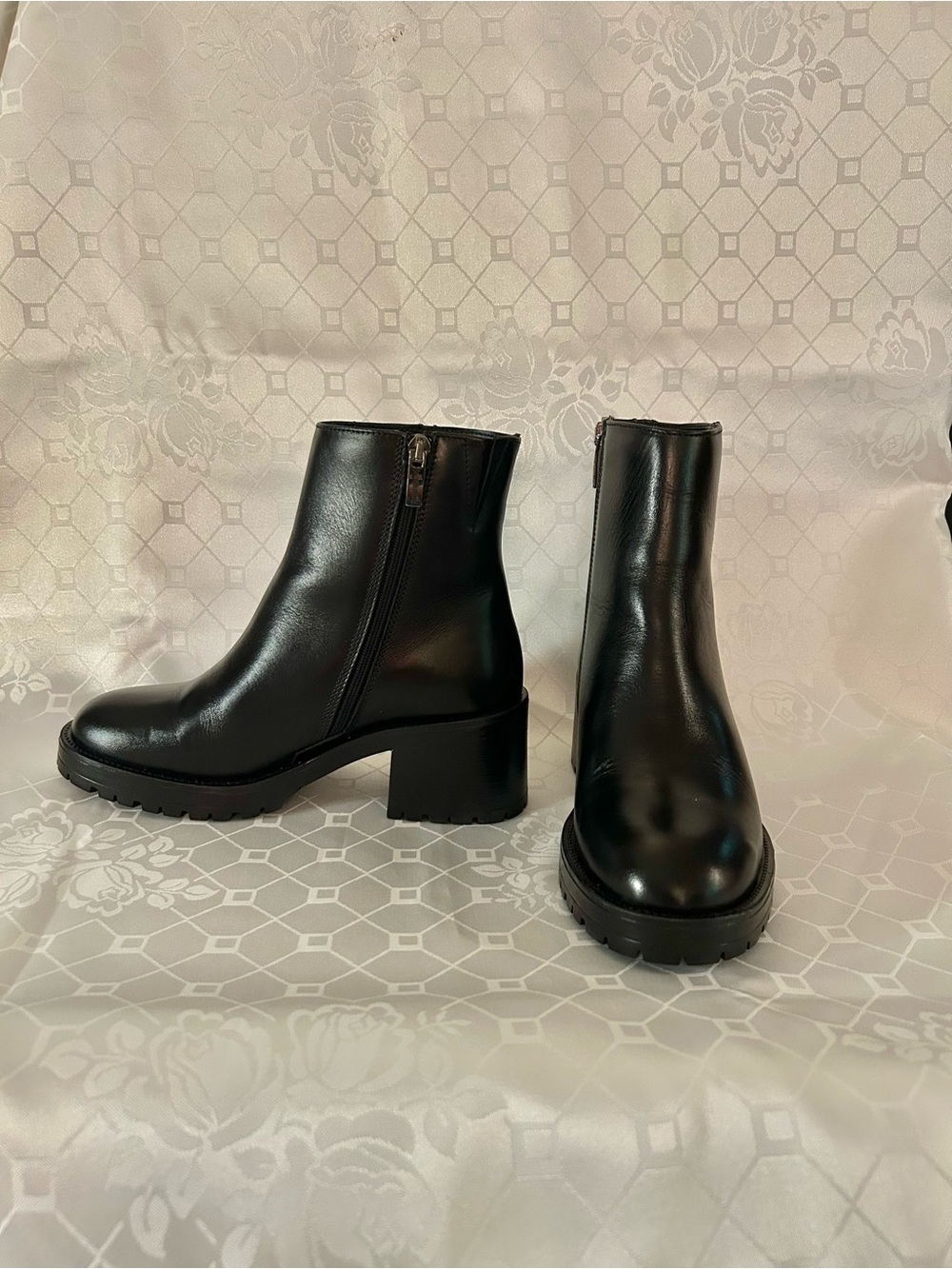 La CANADIENNE Black Leather Chunky Heel Ankle Boots